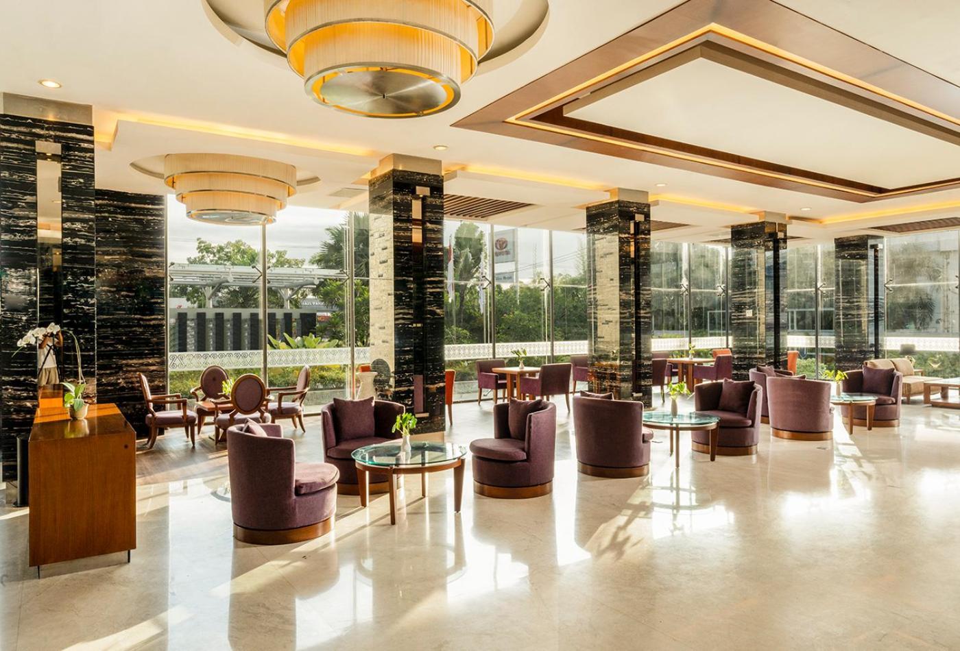 Swiss-Belhotel Danum Palangkaraya Exteriör bild