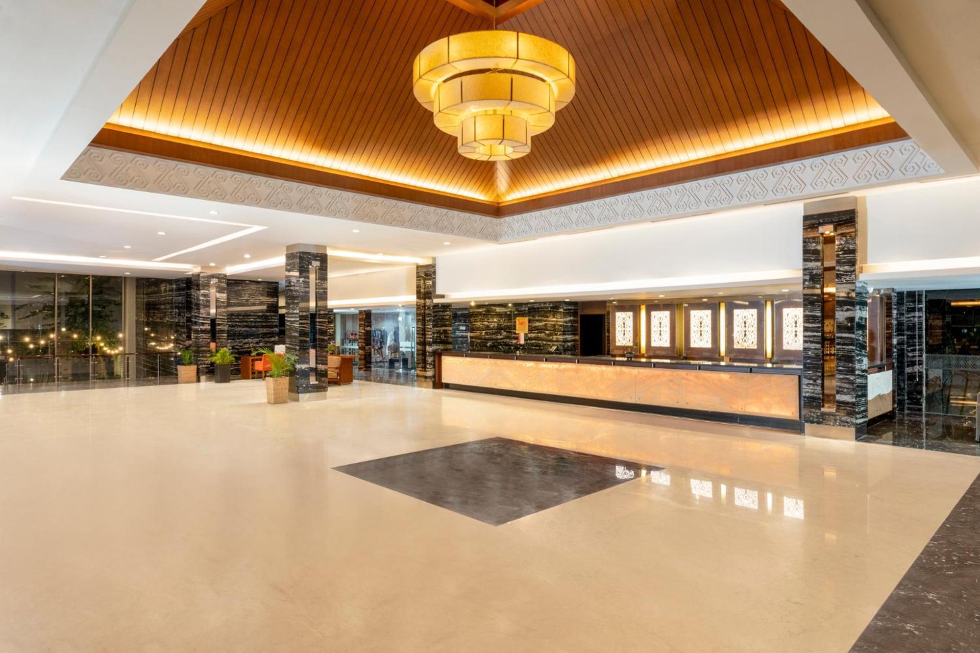 Swiss-Belhotel Danum Palangkaraya Exteriör bild