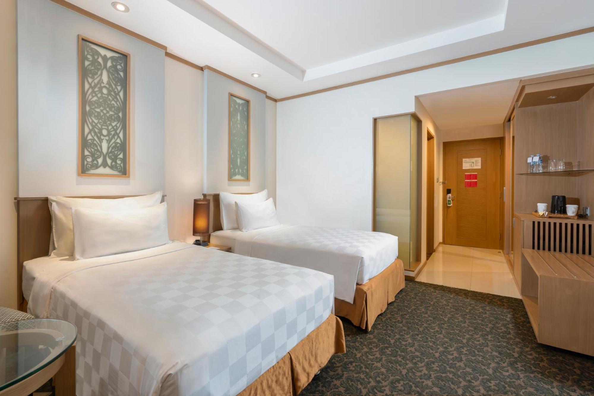 Swiss-Belhotel Danum Palangkaraya Exteriör bild