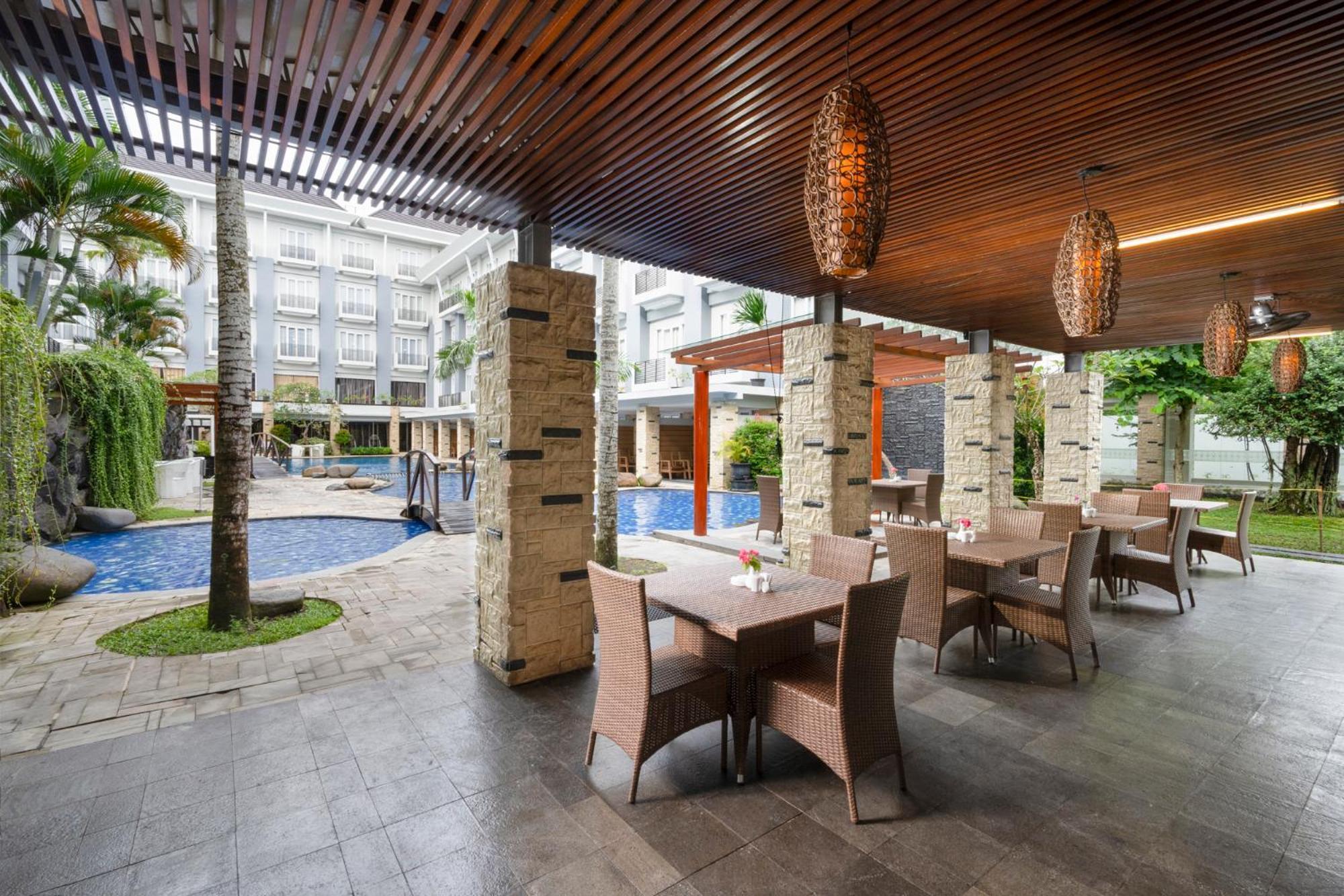 Swiss-Belhotel Danum Palangkaraya Exteriör bild